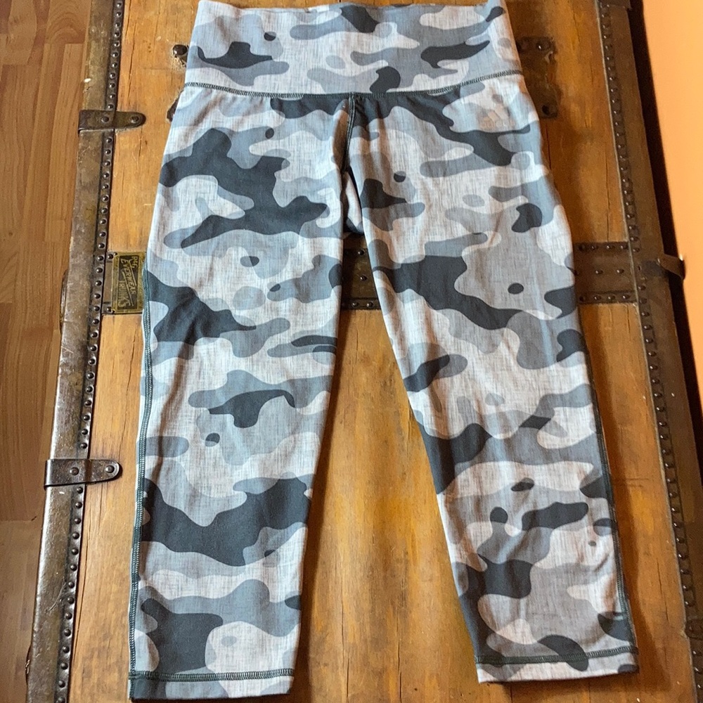 Adidas crop leggings